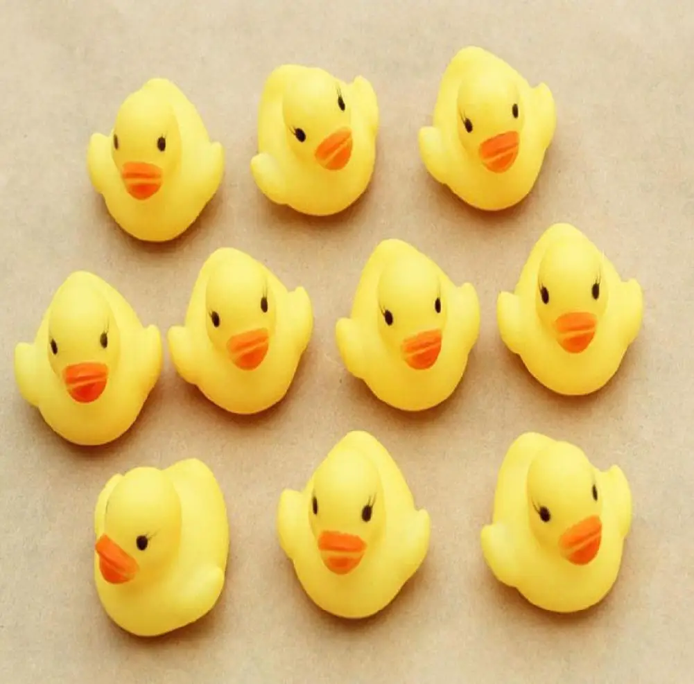 

RCtown 1pc Cute Squeaky Yellow Duck Floating Bathroom Toys Gifts for Toddlers