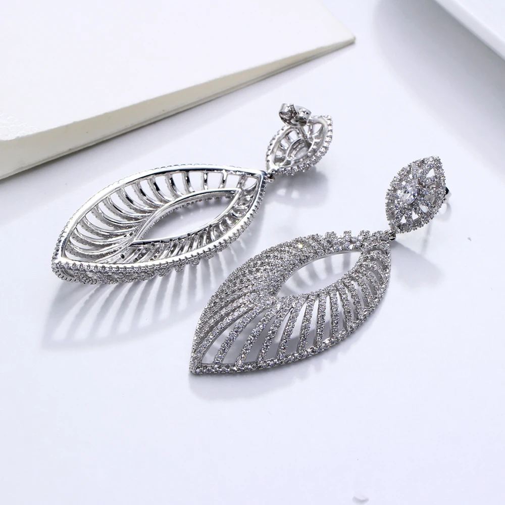 Very long leaf earrings (3)