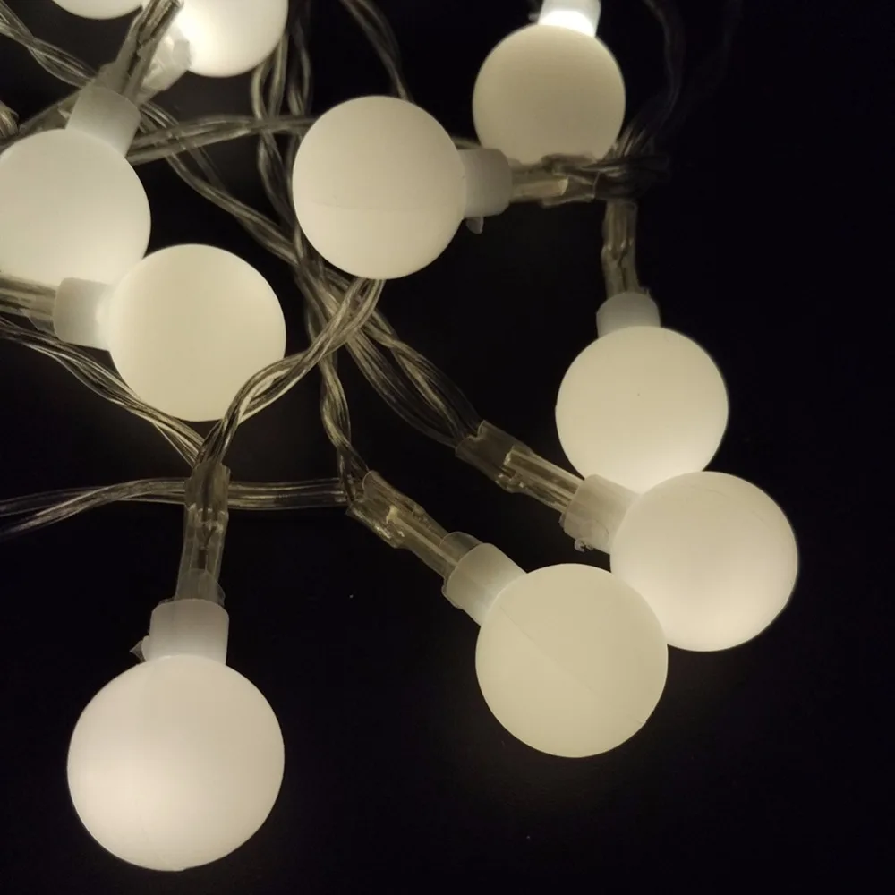 

YIYANG Xmas Multicolor Holiday Romantic Ball LED String AA battery Garland Pendant Light Garden Party Decoration Supply Globe