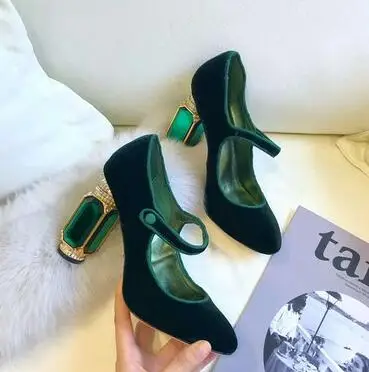 Prova Perfetto модные Подиумные стильные женские туфли-лодочки с драгоценными камнями на не сужающемся книзу массивном каблуке с круглым носком в стиле ретро модельные туфли с Т-образным ремешком женские вечерние туфли на высоком каблуке - Цвет: green