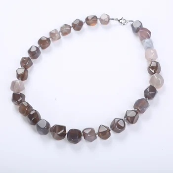 

Natural Stone Woman Gray Agate Necklace Unisex Crystal Classic Irregular Power Symbols Reiki Statement Men Jewelry Conch 50cm