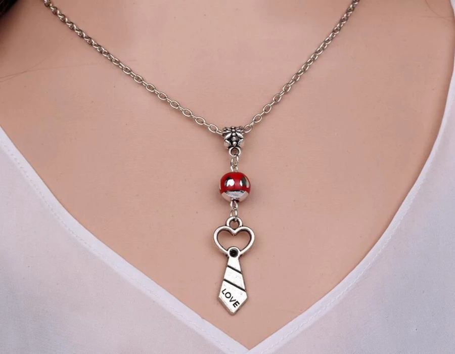 Necktie Tie Necklace Pendant Vintage Silver Charm Choker Chain Collar