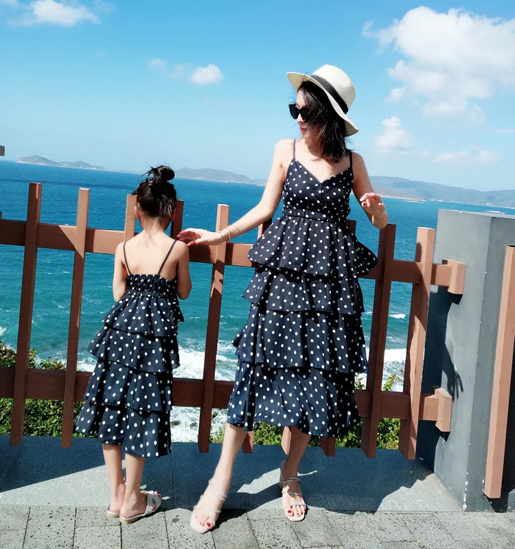 Abiti mamma e figlia eleganti madre vestiti mamma e figlia uguali abbigliamento  coordinato mamma bambina bimba gonna da spiaggia costumi mare famiglia  donna vestito uguale fashion look da spiaggia per bambini ragazza -