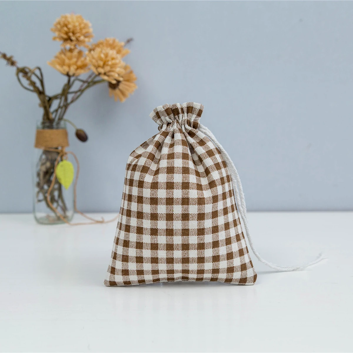 

Mini Flax Storage Bag Drawstring Storage Pouch Lightweight Reusable Carrying Case Jewelry Candy Storage Bag (Coffee Grids)