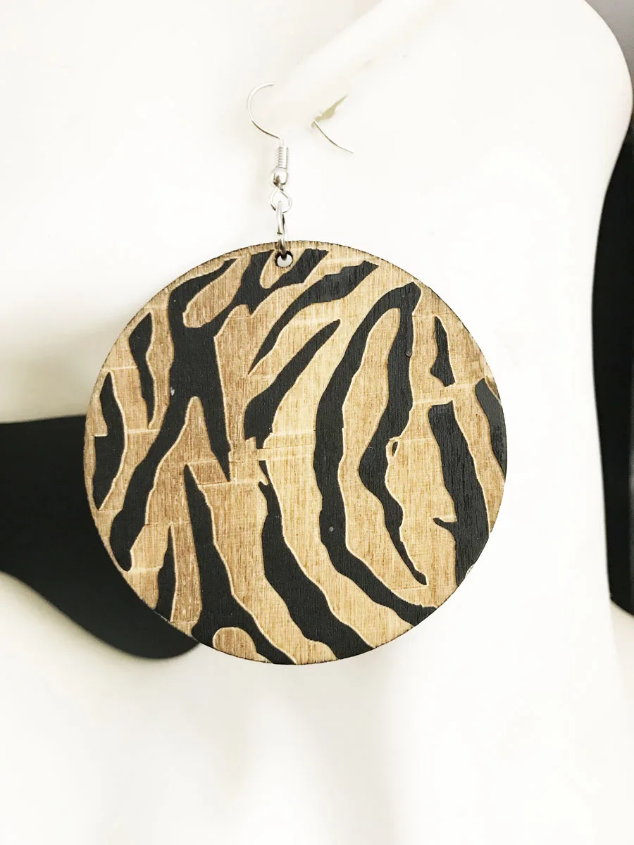 

1pair 6cm ROUND earring Irregular strip texture lines wood earrings ,black color