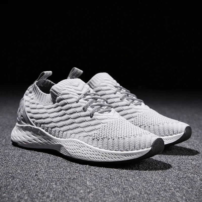Achat Respirant Hommes Sneakers Homme Chaussures Adulte Rouge Noir Gris Haute Qualité Confortable Non slip Doux Maille Hommes Chaussures 2018 été Nouveau