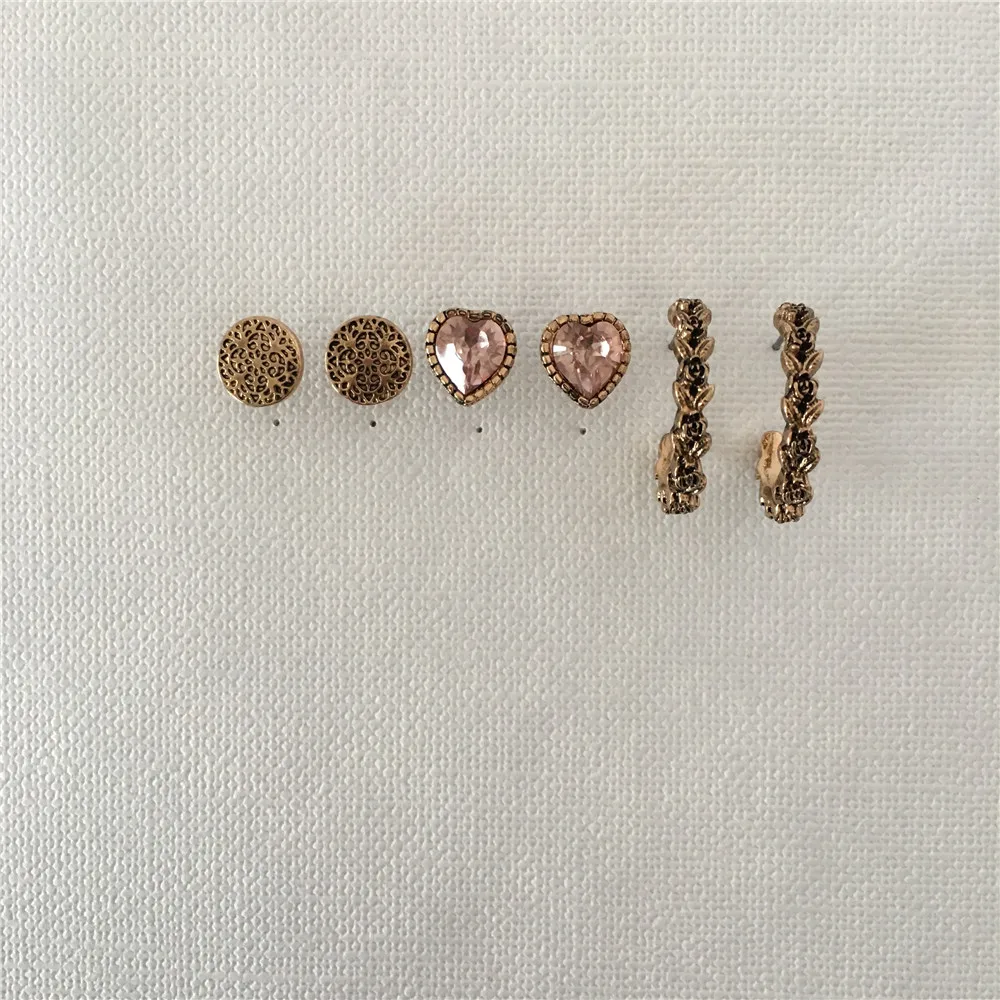 

CUTE EARRINGS SET TEXTURED ROUND DISC HEART ROSE ENGRAVED STUD EARRINGS SET FOR WOMEN