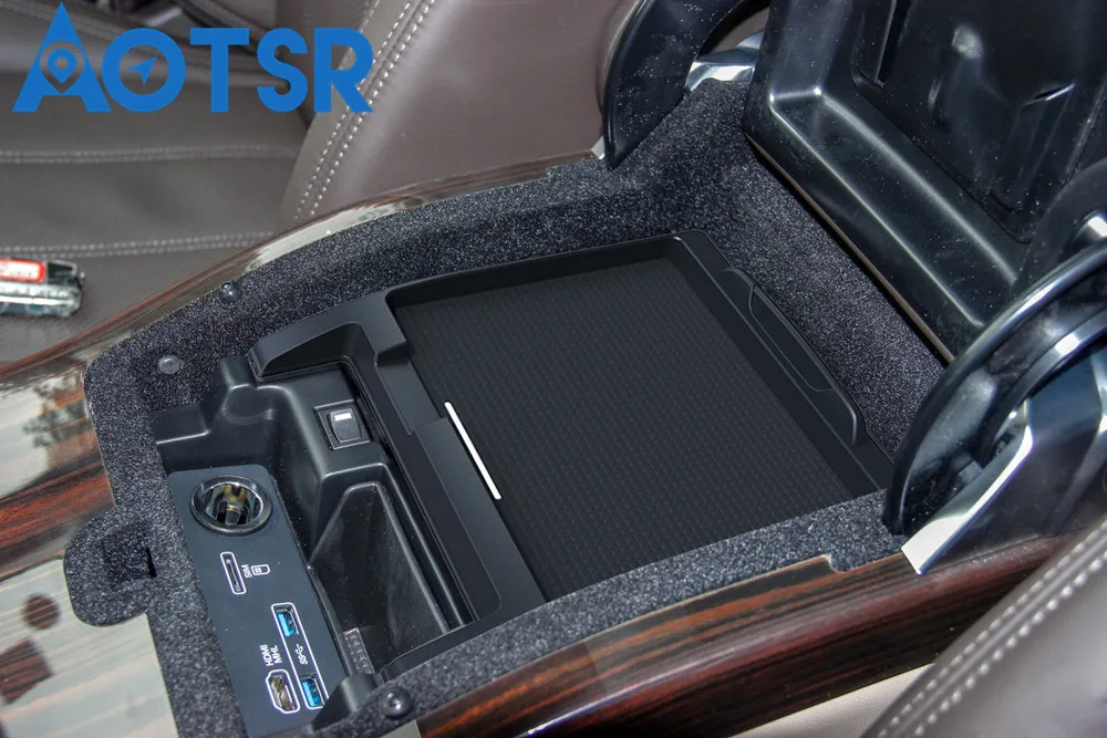Aotsr QI Wireless Car Charger For Range Rover Vogue 2014 2015 2016 2017 Intelligent Infrared Fast Wireless Charging Phone Holder