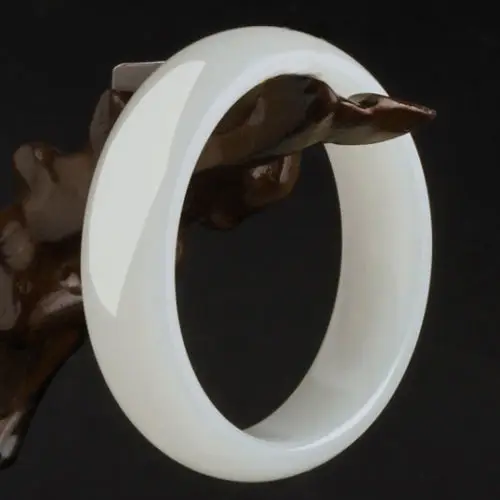 

Fashion female ivory white China jade bracelet natural chalcedony bangle