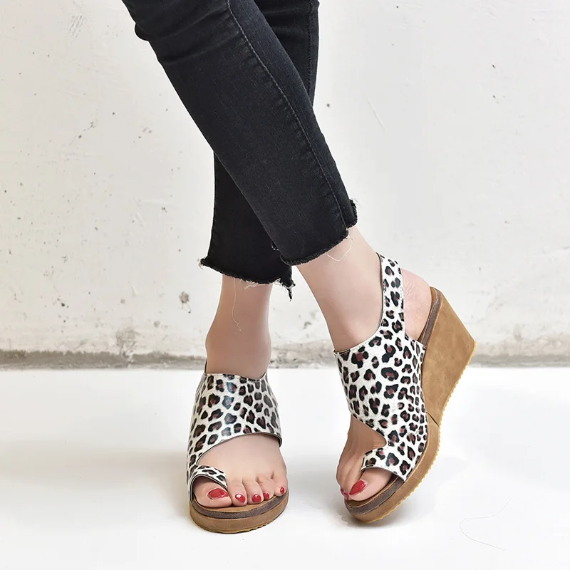 

Summer Fashion New Women Casual Flat Sandals Ladies Open Toe Wedge Shoes Female Roman Beach Shoes Large Size