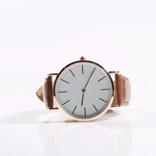 Кварцевые часы с минимальным дизайном циферблата