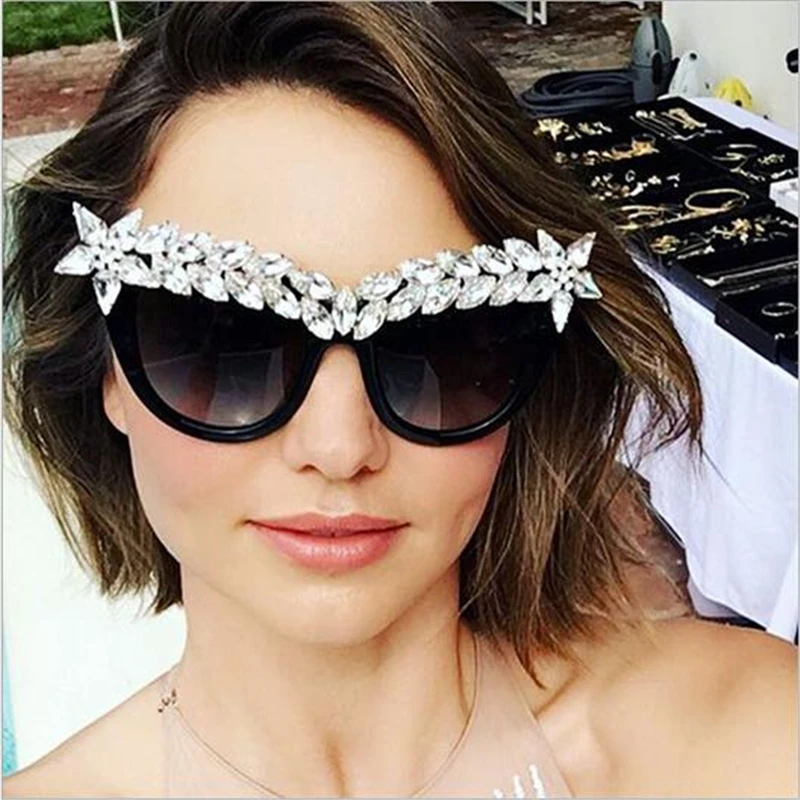 Luxusní vysoce kvalitní módní drahokamu květinové sluneční brýle dámské značky Designer 2017 Vintage Velkoformátové křišťálové sluneční brýle 997258Y