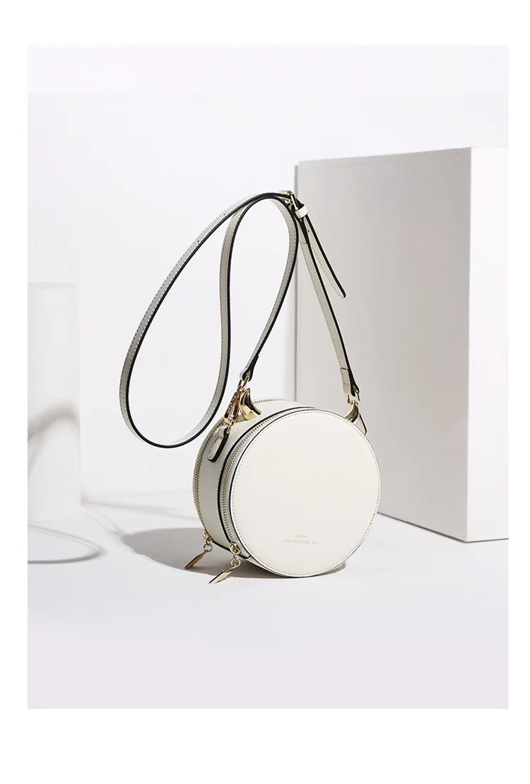 

New fashion women's bag, small fragrance, leather, small round bag, all kinds of devil's diagonal bag in 2019