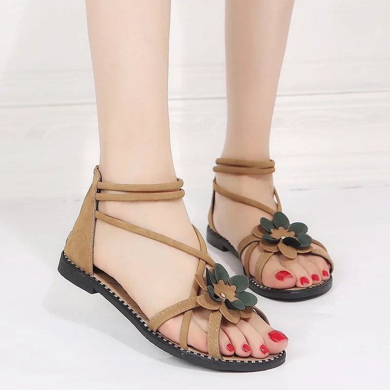 

With summer flat Sandals bag and 2019 new student gladiator sandals Sandals flower toe sandals