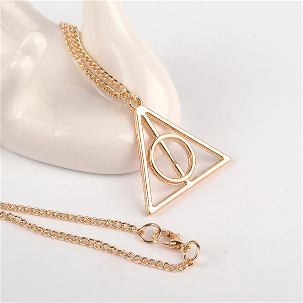 

New Retro Triangle Round Sweater Chain Necklace Harri Potter Luna and the Deathly Action Toy Figures Hallow Pendant Toy Necklace