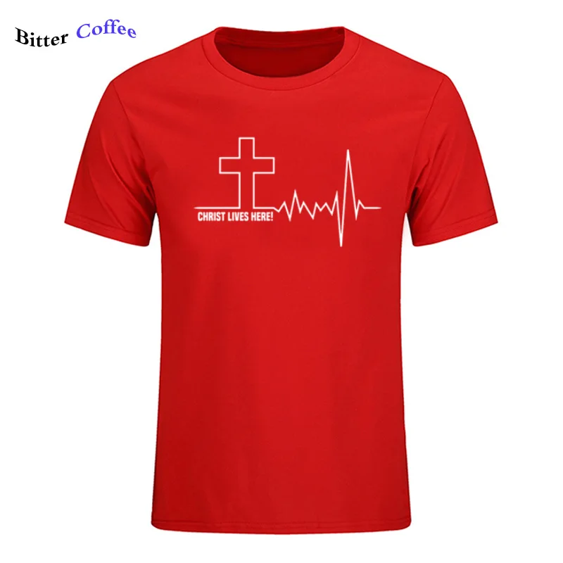 Мужская футболка с надписью Funny Christ Lives Here Cross Heartbeat для христиананина Иисуса