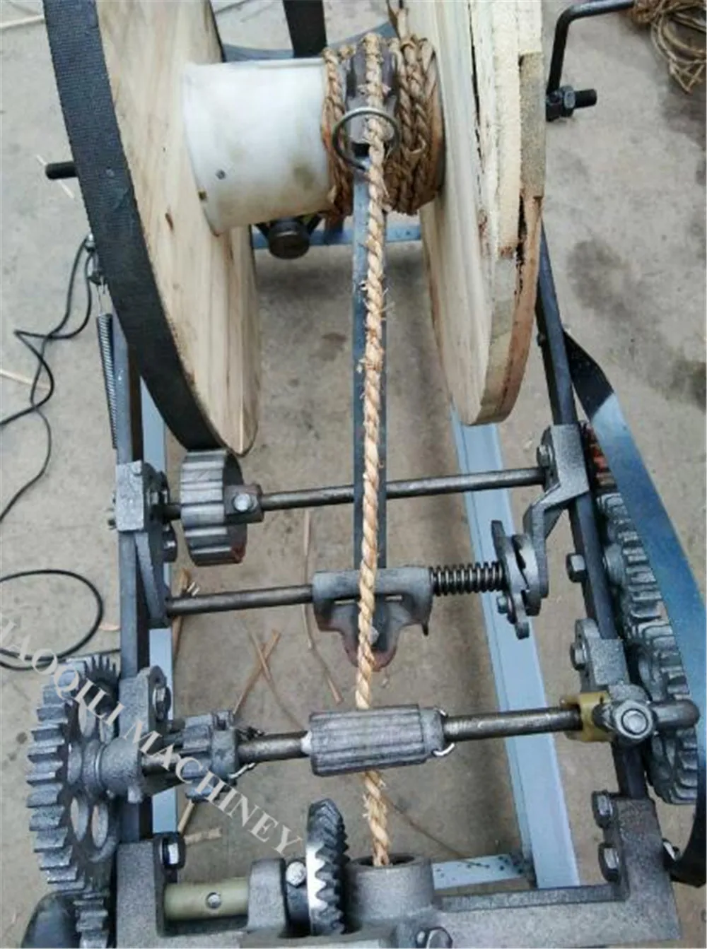 

Free shipping for Factory sale straw rope rolling machine | straw rope making machine