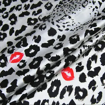 

Leopard Lips Printing Silk Satin Fabric 16m/m 114cm