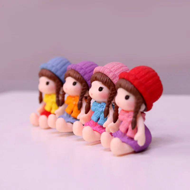 mini plastic dolls