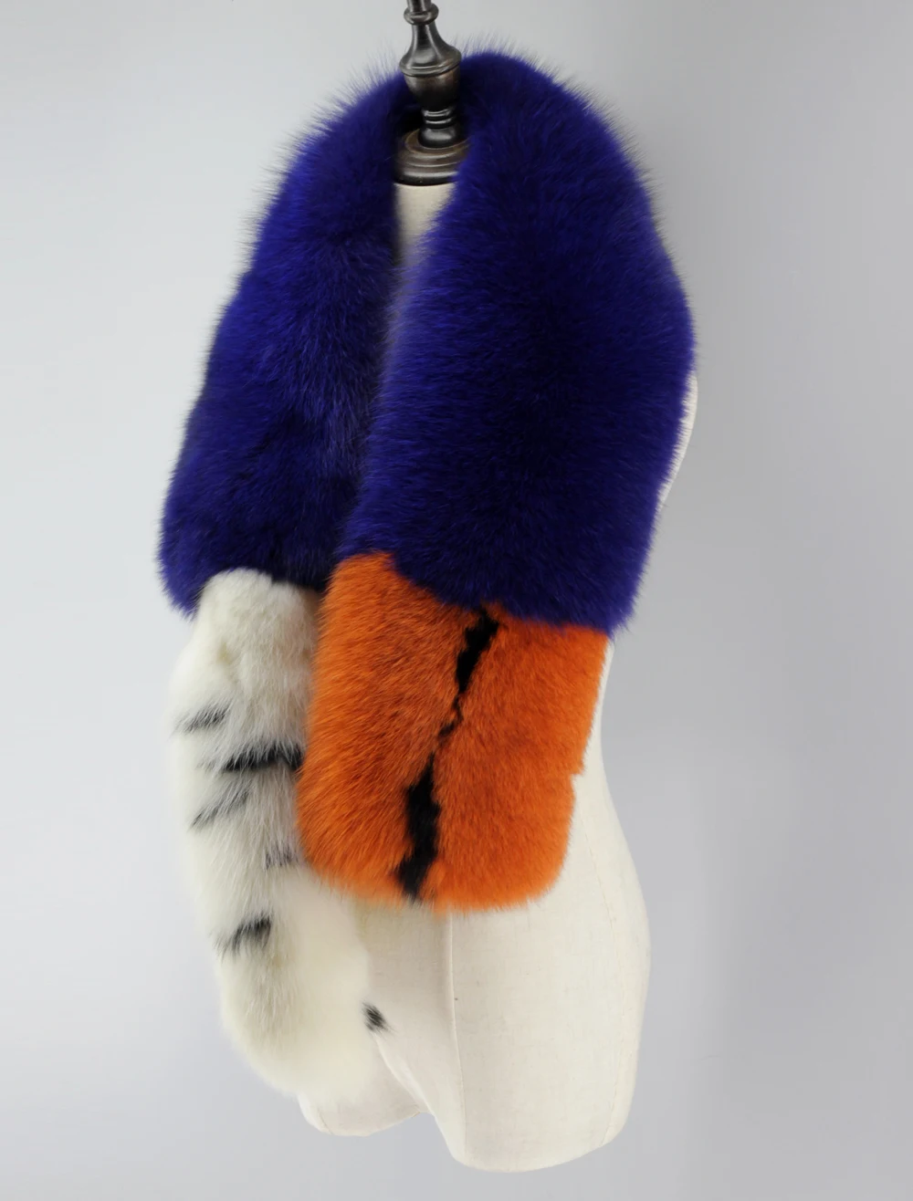 Celebrity runway style female winter warm scarf , luxury genuine fox fur long scarf with tail, fashion women's fur scarves wraps Celebrity runway style female winter warm scarf , luxury genuine fox fur long scarf with tail, fashion women's fur scarves wraps