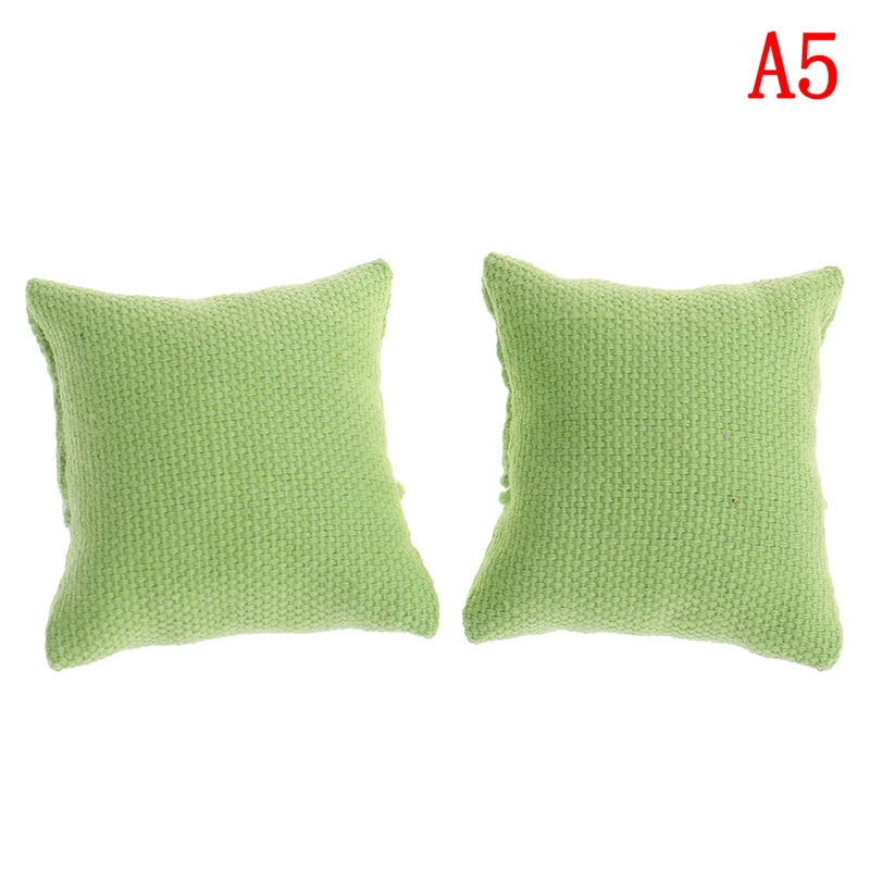 2 шт. подушки для дивана кровать 1/12 кукольный домик миниатюрная мебель Игрушки Без дивана стул высокое качество - Цвет: A5