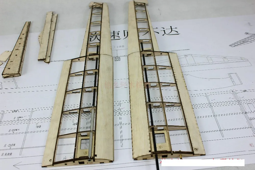 balsa-rc-glider-kit-guppy-5