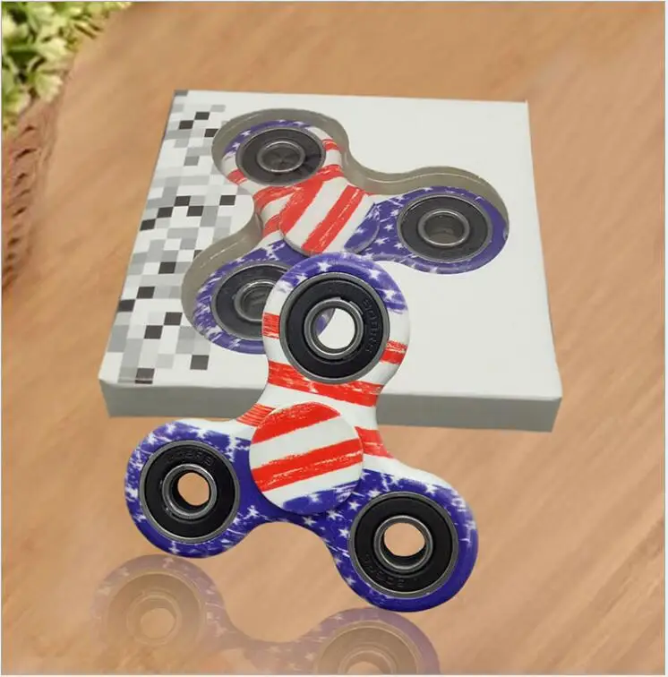 Непоседа палец Spinner вращения Игрушечные лошадки Треугольники ручной пальцев