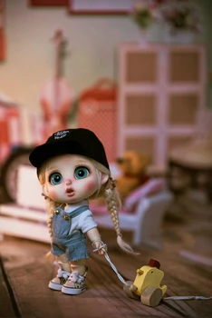 

AoaoMeow bjd doll 1/8 bru Surprised gloomy foodie