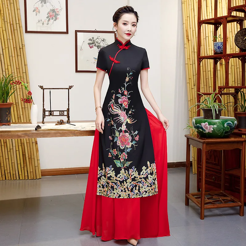 Vestido Chinês Tradicional Das Mulheres Bordados de