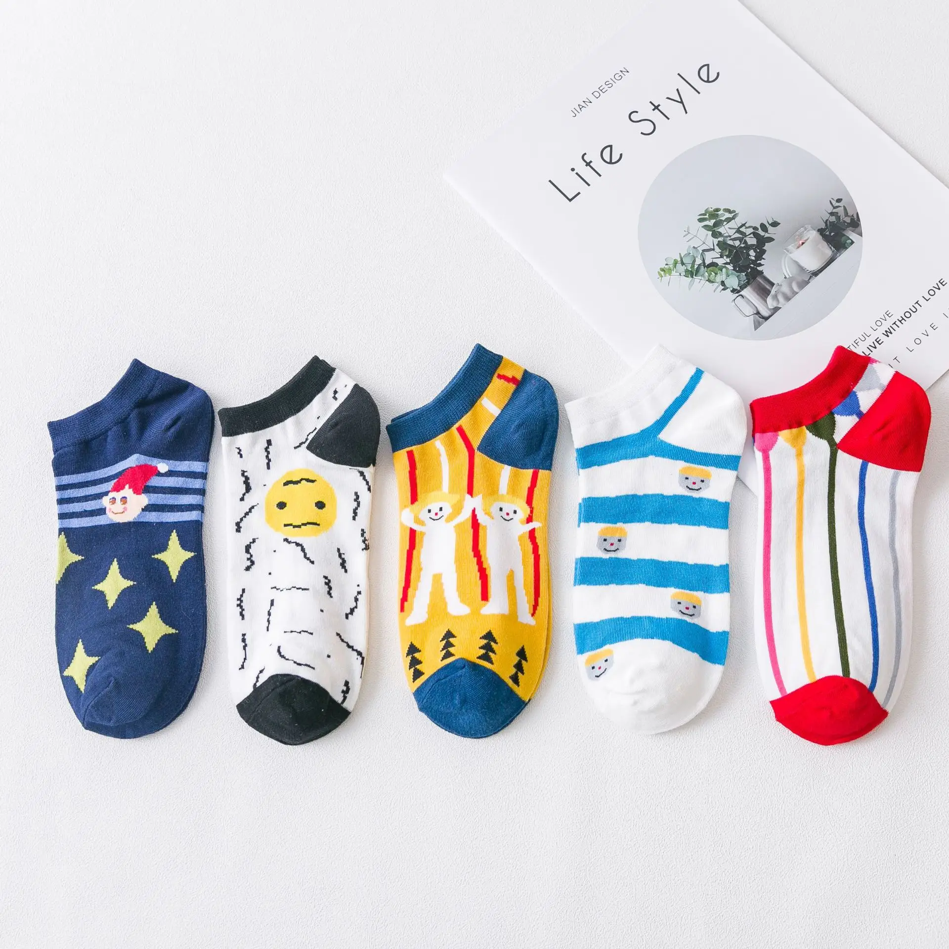

Print Socks Women Cotton Breathable And Sweat-absorbing Socks Europe And America Shallow Mouth Invisible Boat Women's Socks