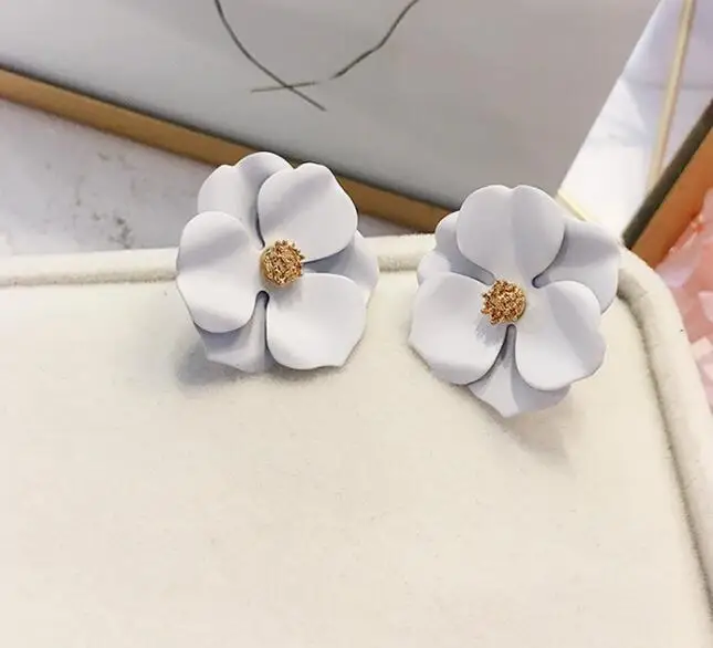 New Korean Cute Metal Flower Stud Earrings For Women Girl Fashion Big Sweet Earring Summer Daisy Jewelry Femme Brincos