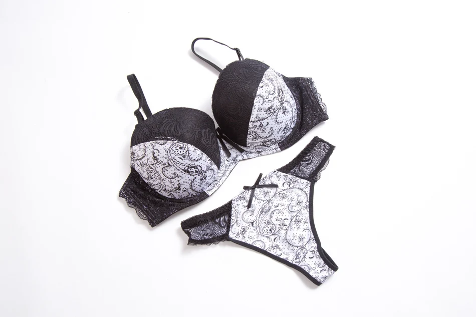 Sexy Thong Lace Push Up Bra Set Lingerie Women Underwear Sets Intimates Embroidery Floral Black White Big Size Bra Brief Sets bralette sets