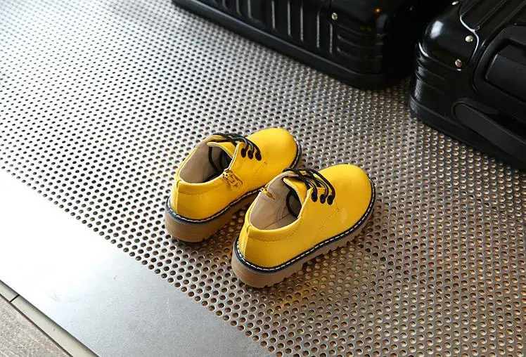 Haochengjiade Новинка года классический Детская обувь модные От 1 до 11 лет детские ботинки Martin для мальчиков и девочек осенние детские Обувь кожаная унисекс