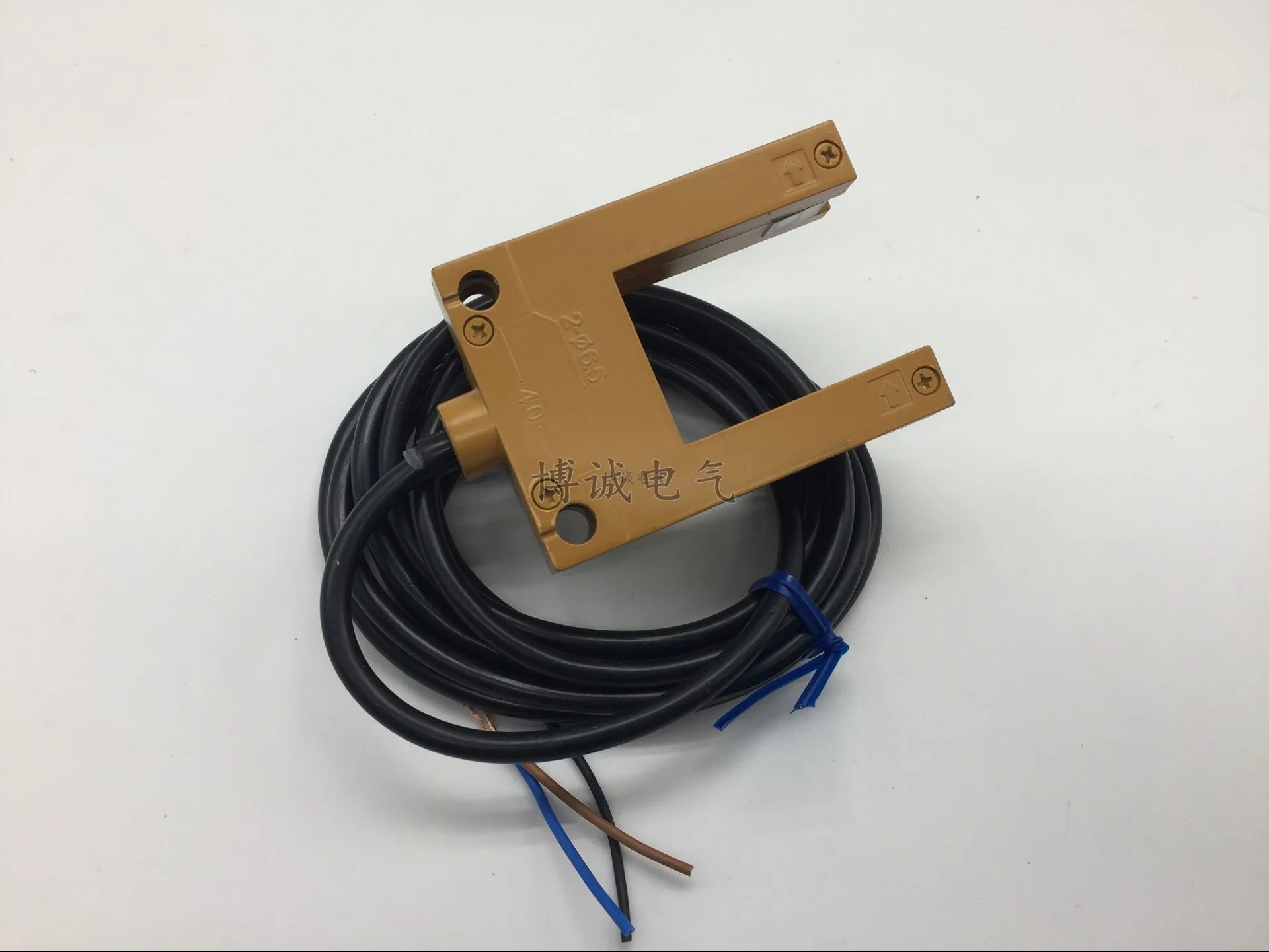 

New original Photoelectric switch E3S-GS30E4 NPN