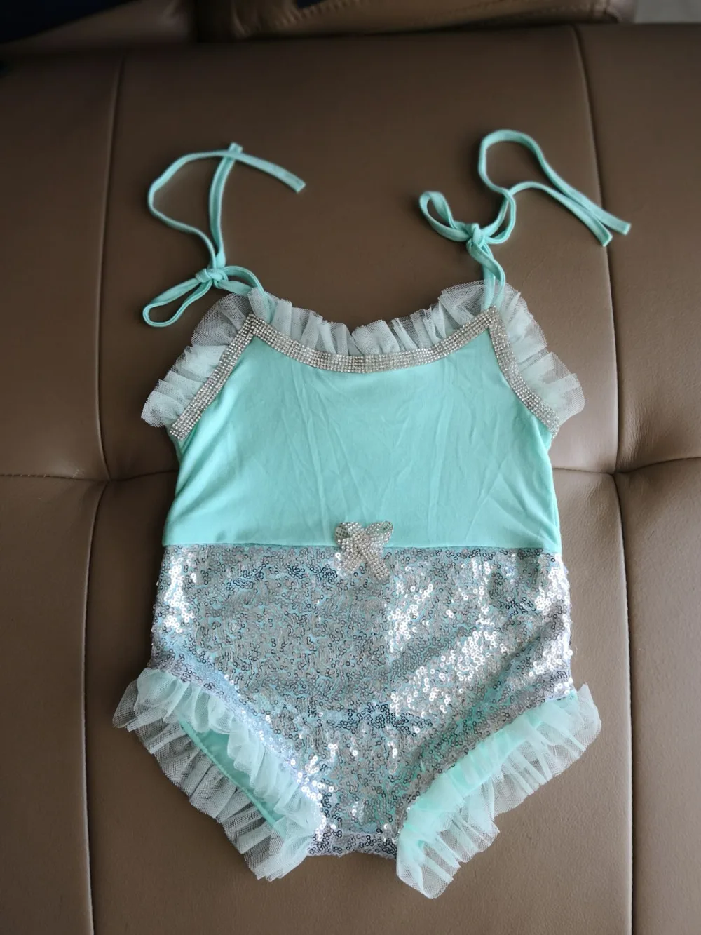 

Retail Baby Girls Cute Cotton Sequined Bow Ruffles Bodysuits, Princess Litter Kids Fashion Dance Clothing, Toddles Wear 1-5T