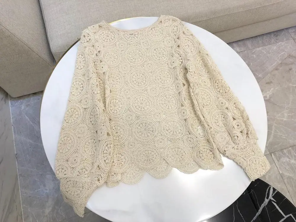 

2019 new ladies fashion long-sleeved sexy round neck water soluble embroidery hollow lantern sleeves head knit top 0706