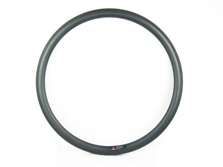 

carbon rim 38mm deep in 23mm width one piece 16-36 holes accept, 3k/ud in glossy /matte finish 700C