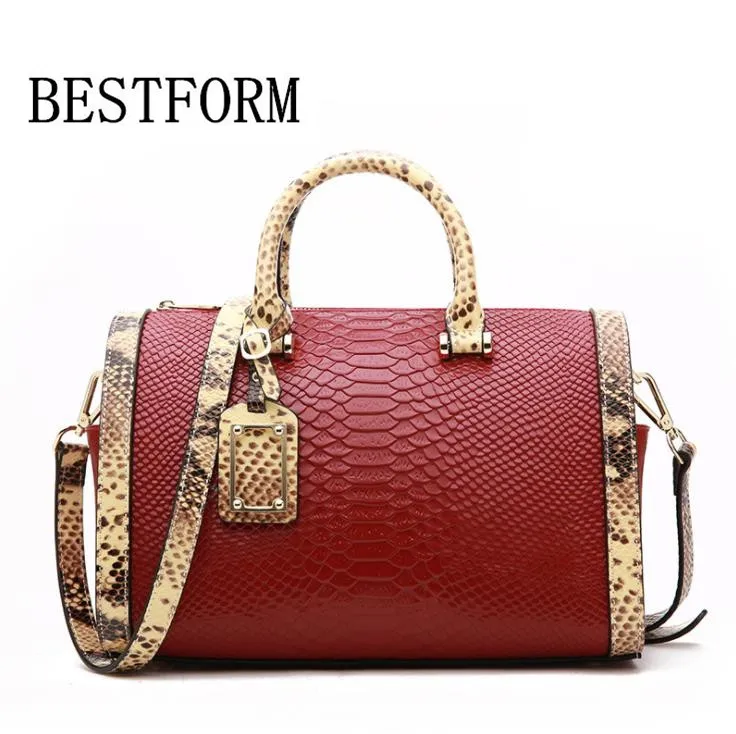 

100% leather handbag New leather shoulder bag explosion Boston bag snake pattern portable leather ladies Messenger bag