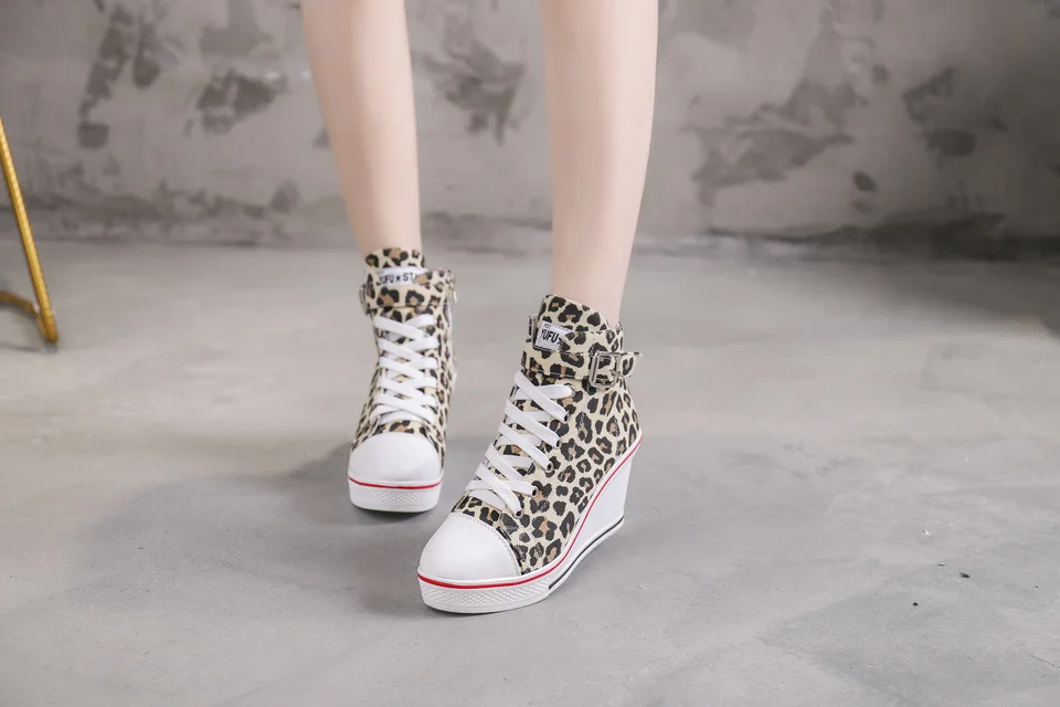 Г., женская повседневная обувь леопардовые эспадрильи, увеличивающие рост кроссовки на платформе, обувь на высокой танкетке женская обувь на платформе с пряжкой
