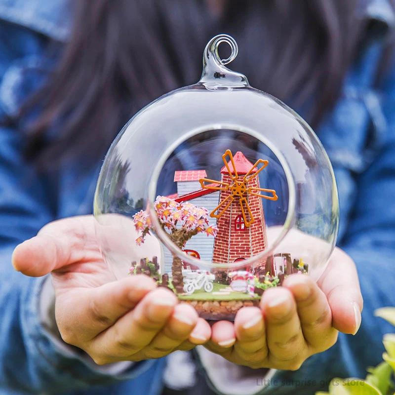 

DIY Glass Ball Model Building Kits Creative Handcrafts Miniature Landscape Dollhouse with LED Light Furnitures Funny Doll House