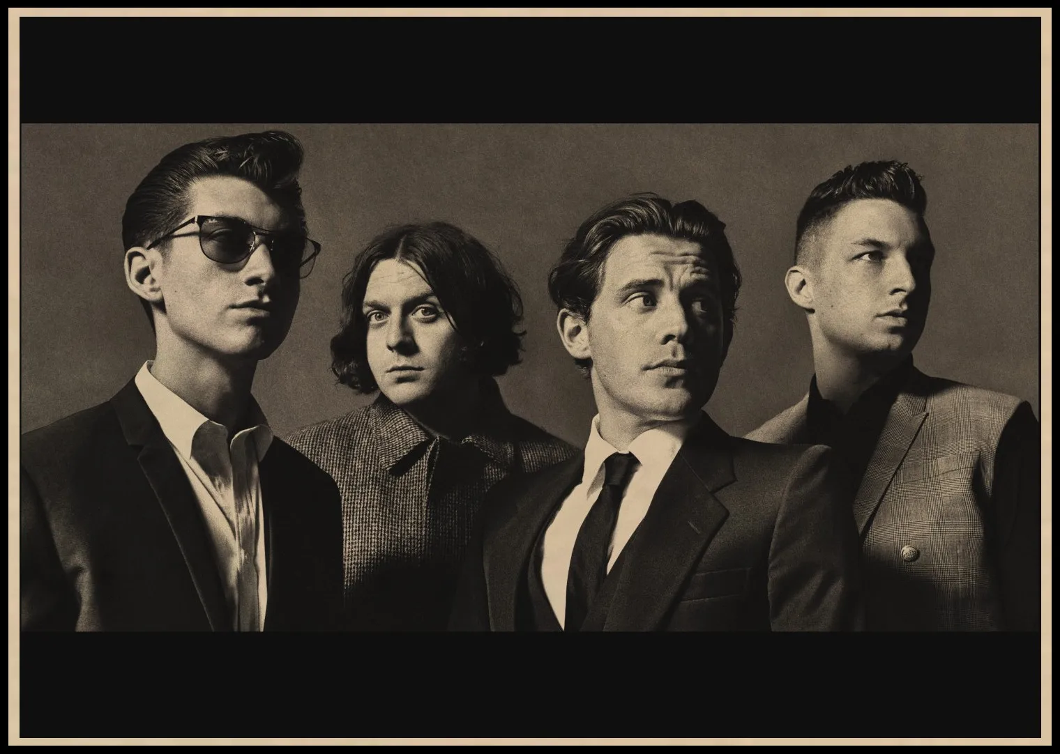 Rock band Arctic Monkeys Kraft Paper Posters Wall Home Bar Posters Home Decor Gift 03 - Цвет: 11