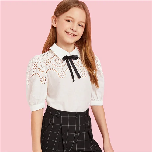 SHEIN kids/белая блузка для девочек с бантом и вырезами спереди; Элегантная блузка для девочек; одежда для детей; коллекция года; сезон лето; милые топы на молнии с пышными рукавами и контрастным кружевом - Цвет: Белый