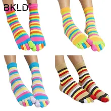 Новые модные женские забавные полосатые носки хлопчатобумажные носки с пятью пальцами повседневные Мягкие носки с пальцами цветные яркие носки 5 цветов 35-39