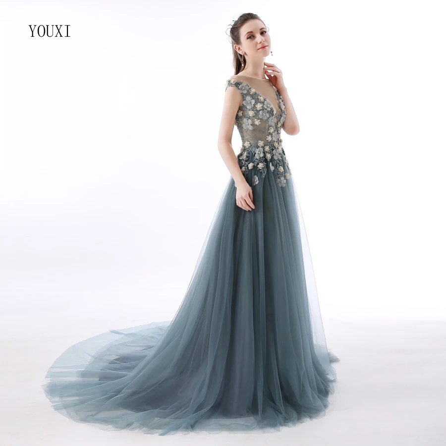 Abendkleider Lang Sexy Lace Prom Dresses 9 Sheer Plunging Neckline Appliqued Party Gowns Tulle Beads Evening Formal Gowns September 9 Abendkleider Lang Sexy Lace Prom Dresses 9 Sheer Plunging Neckline Appliqued Party Gowns Tulle Beads Evening Formal Gowns September 9