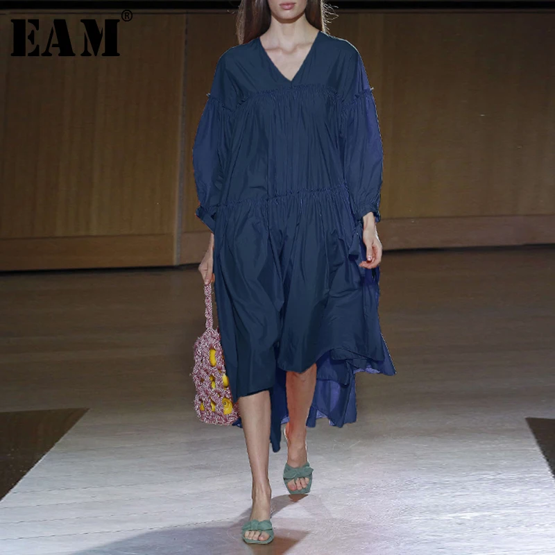 

[EAM] 2019 New Autumn Winter V- Neck Long Sleeve Dark Blue Loose Pleated Split Joint Big Size Dress Women Fashion Tide JX426