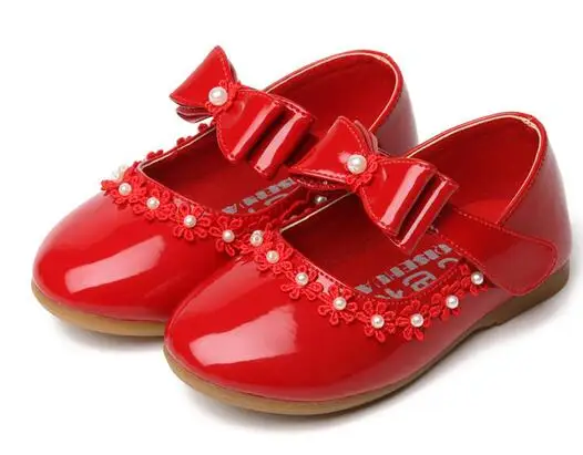 

2018 European butterfly diamond solid color girls shoes pretty patent leather children casual shoes Flat beautiful shoes