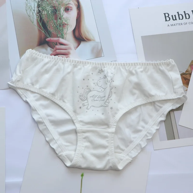 

Free Shipping Soft Cotton and Comfortable Low-Rise and Simplicity and Lolita Style Girl Panties Women Briefs