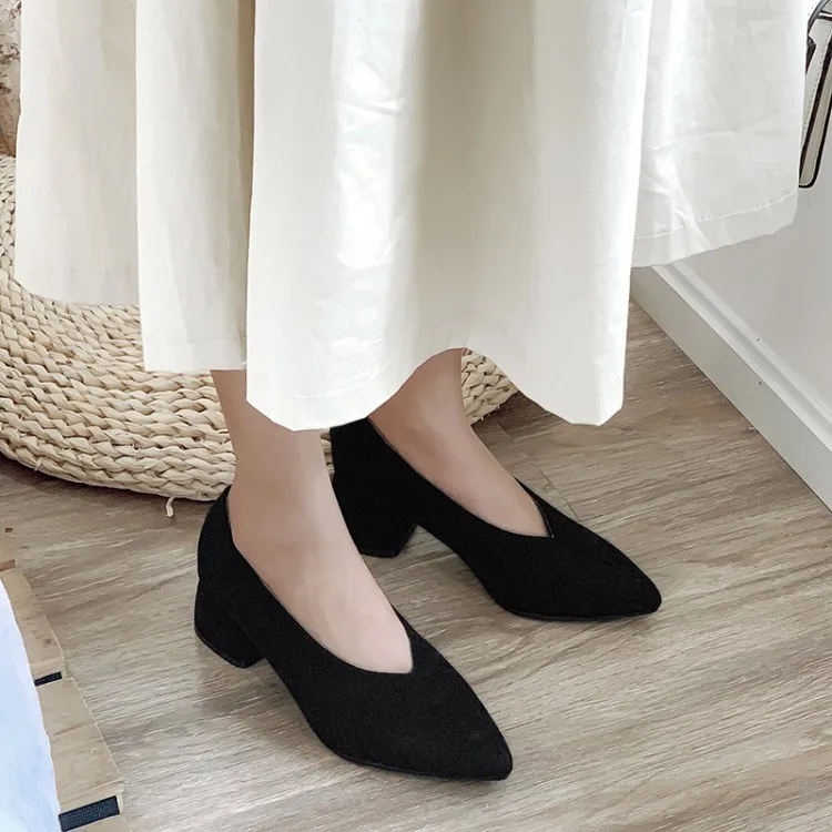 2019 новые весенние повседневные модные женские туфли из флока с ремешком на пятке в стиле ретро, туфли-лодочки на среднем каблуке с острым