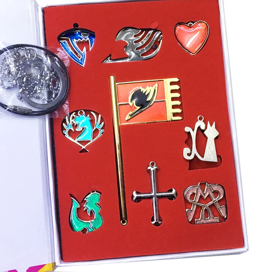 

9pcs/set Anime FAIRY TAIL logo figure keychain keyring pendant cosplay Jewelry Accessories for Gift