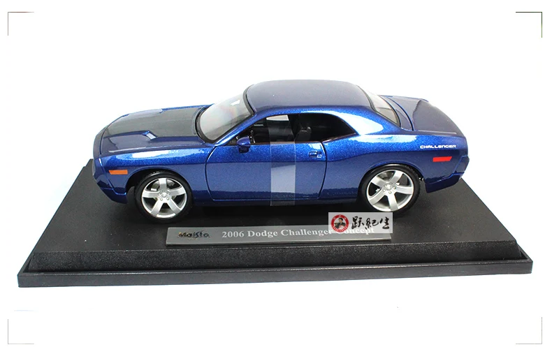 В 1:18 2006 Dodge Challenger имитационная модель статической модели из сплава Автомобильная модель украшения